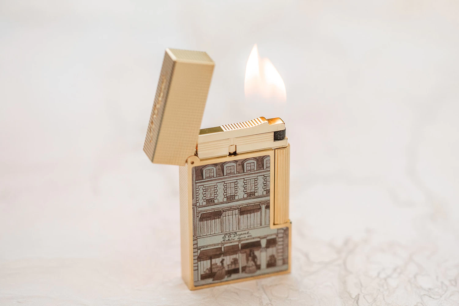 S.T. Dupont Ligne 2 Hotel Particulier Flint Lighter - Yellow Gold - Image 4